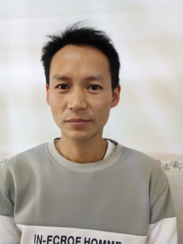 单亲爸爸的第一张照片--楚雄认干亲服务网